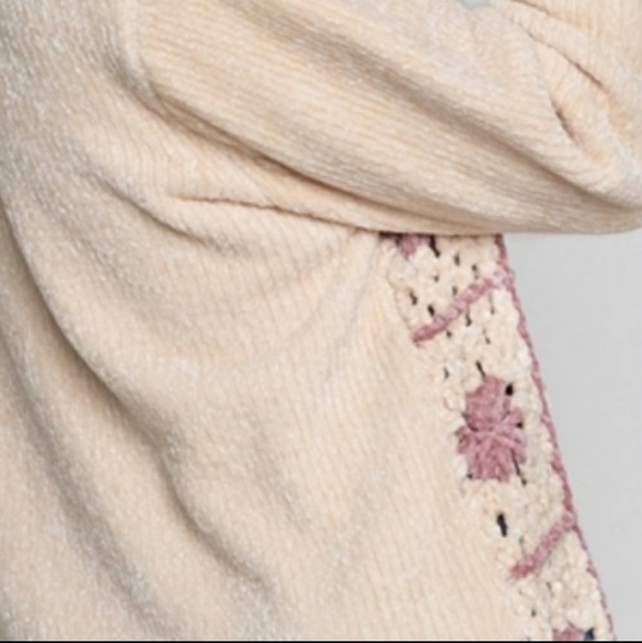 POL CROCHET Square Block With Flower SOFT chenille feel sweater TOP - Picture 7 of 8